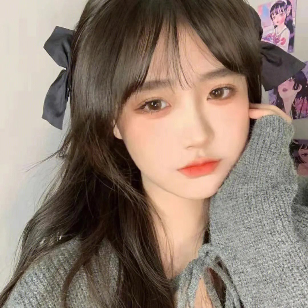 就这样，我们把金鱼放入了泳池